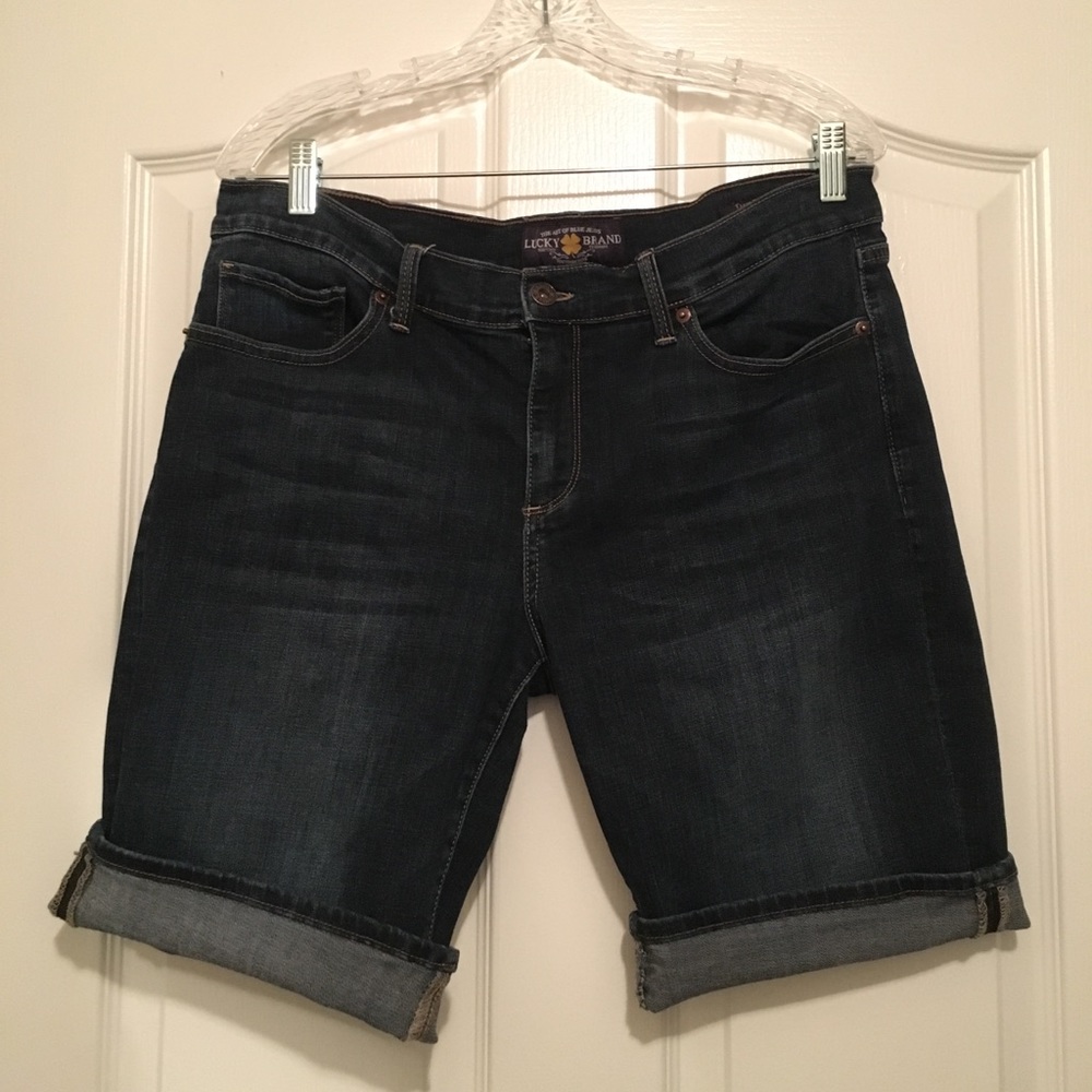 🎉LAST CHANCE🎉 Lucky brand Bermuda shorts